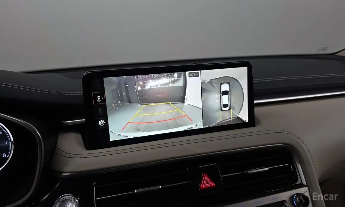 Фото 16 - Genesis G70