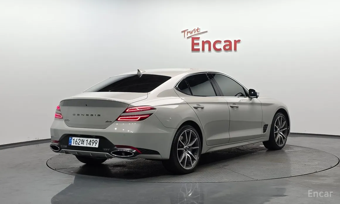 Фото 2 - Genesis G70