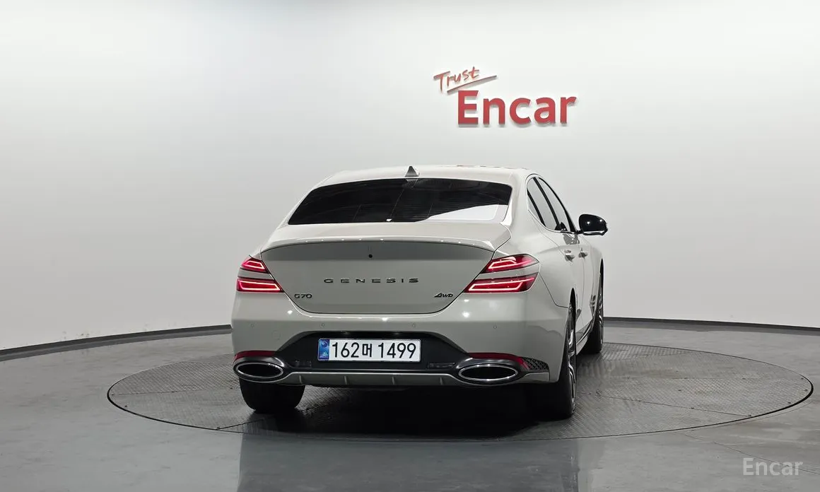 Фото 4 - Genesis G70