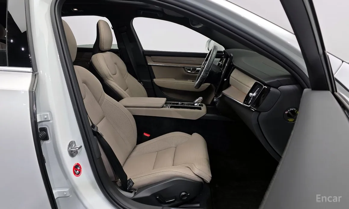 Фото 11 - Volvo S90