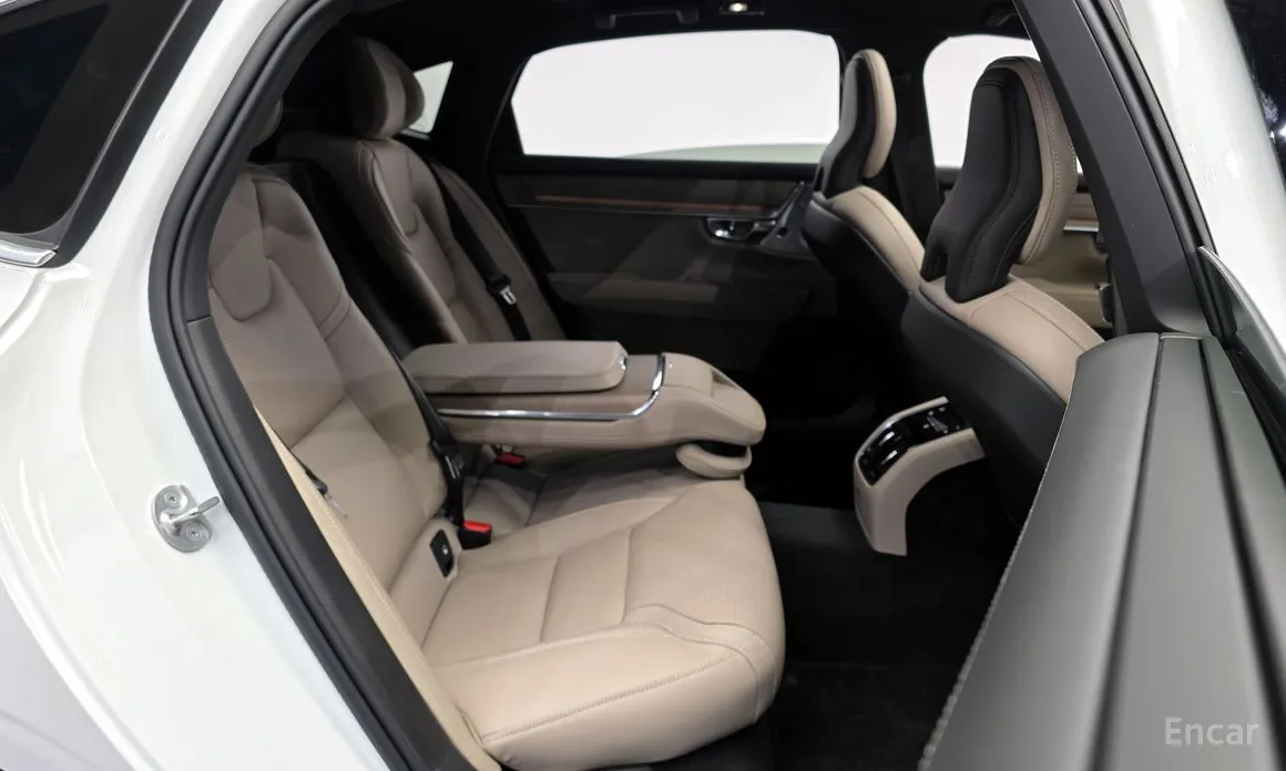 Фото 12 - Volvo S90