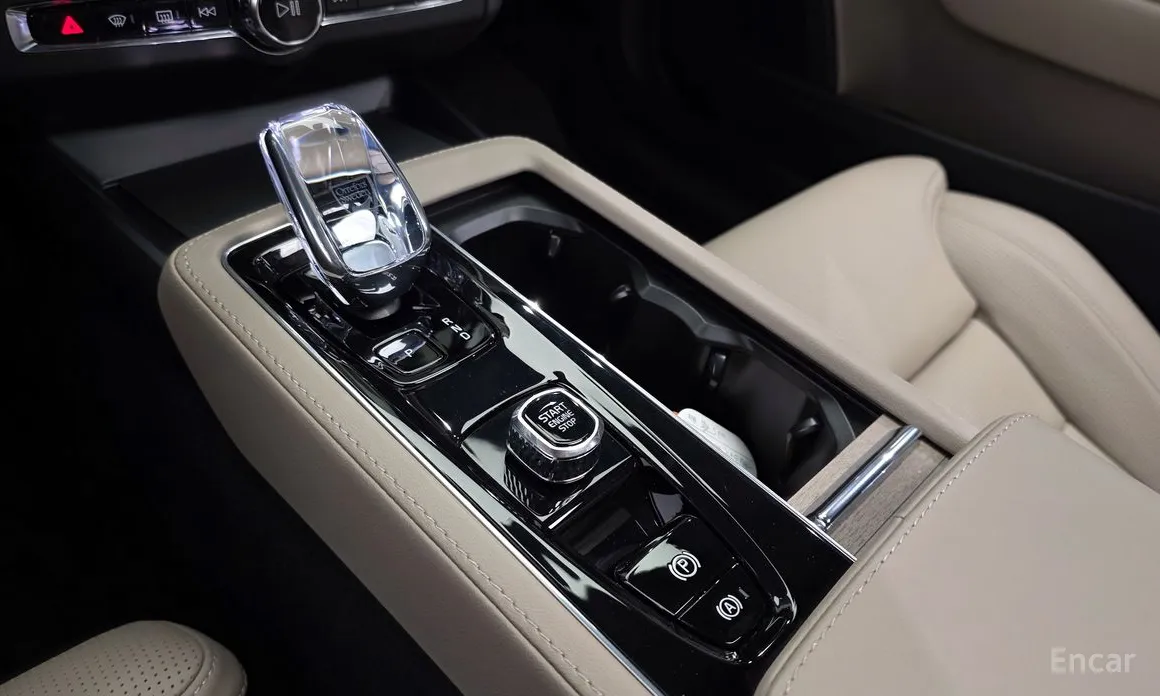 Фото 9 - Volvo S90