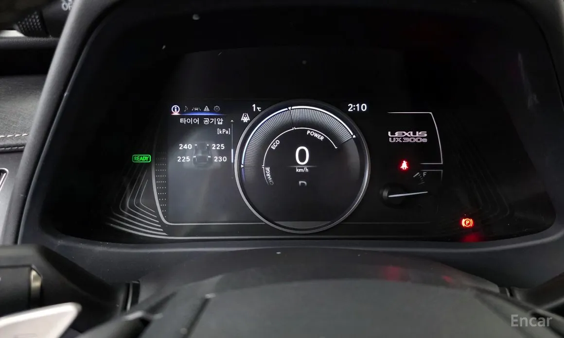 Фото 8 - Lexus UX