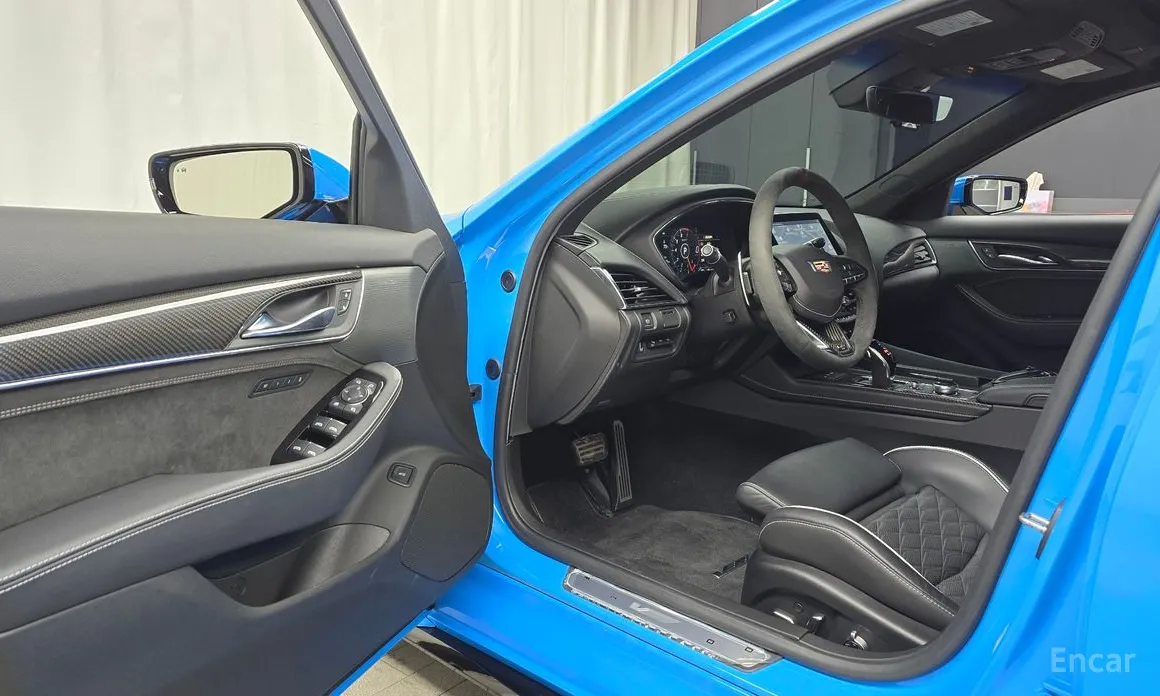 Фото 10 - Cadillac CT5-V