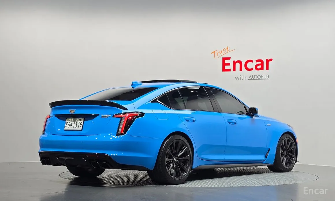 Фото 2 - Cadillac CT5-V