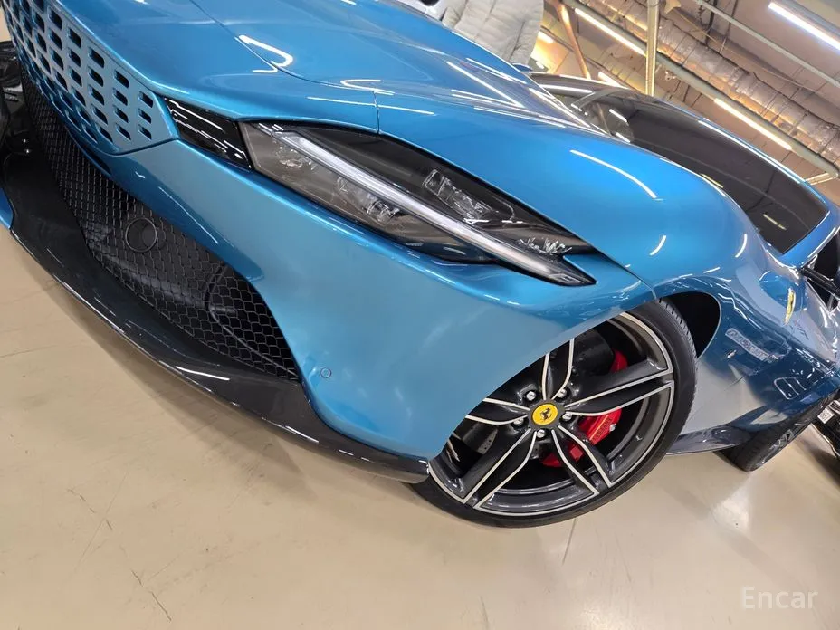 Фото 18 - Ferrari Roma