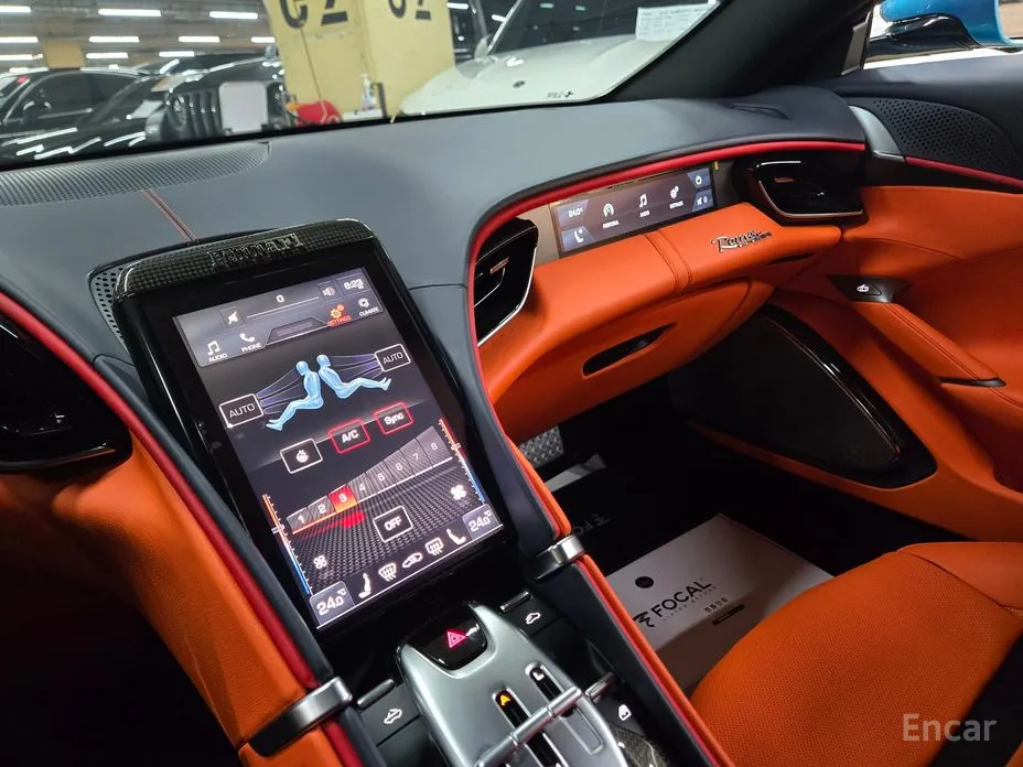 Фото 19 - Ferrari Roma