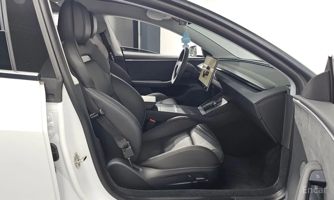 Фото 11 - Tesla Model 3