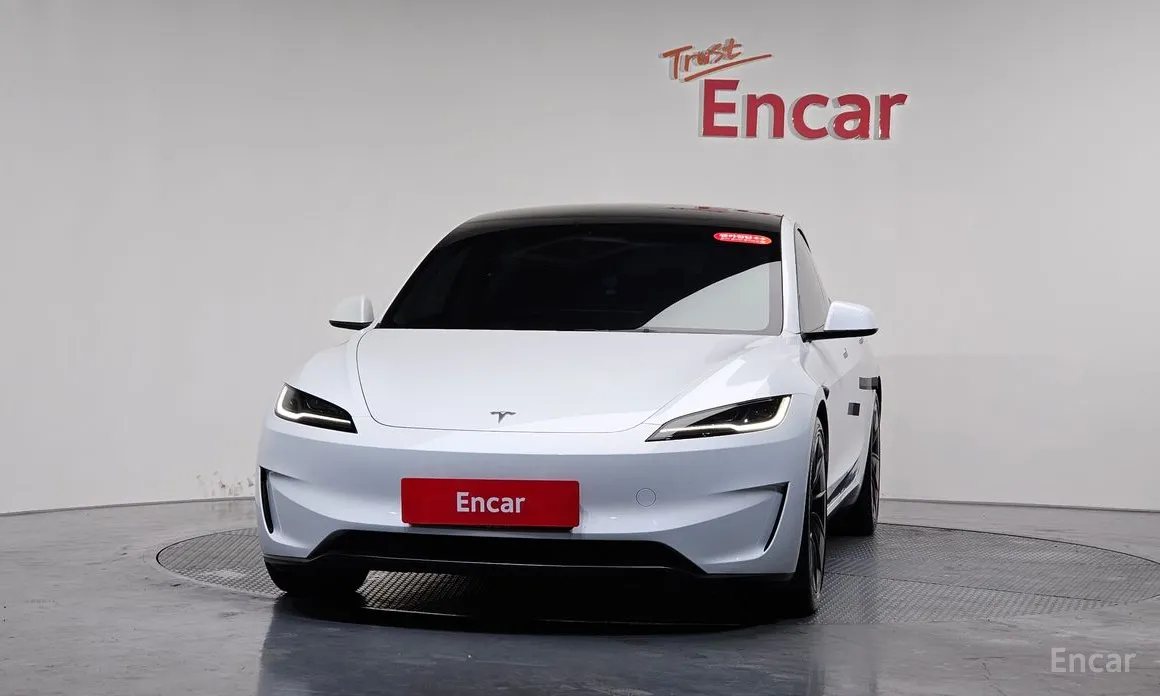 Фото 3 - Tesla Model 3