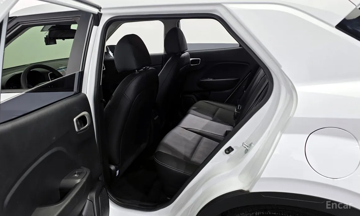 Фото 11 - Hyundai Venue