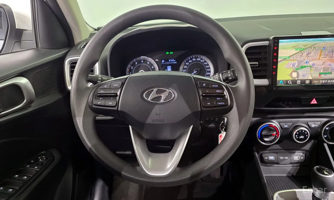 Фото 13 - Hyundai Venue