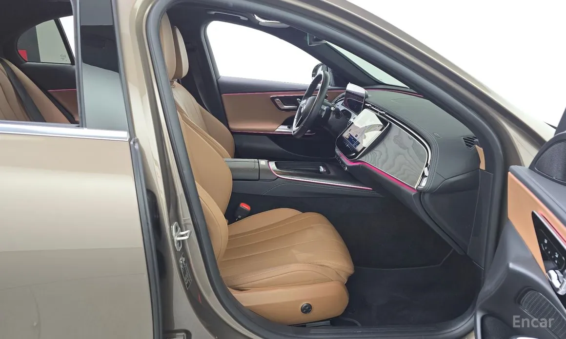 Фото 11 - Mercedes-Benz E-Class