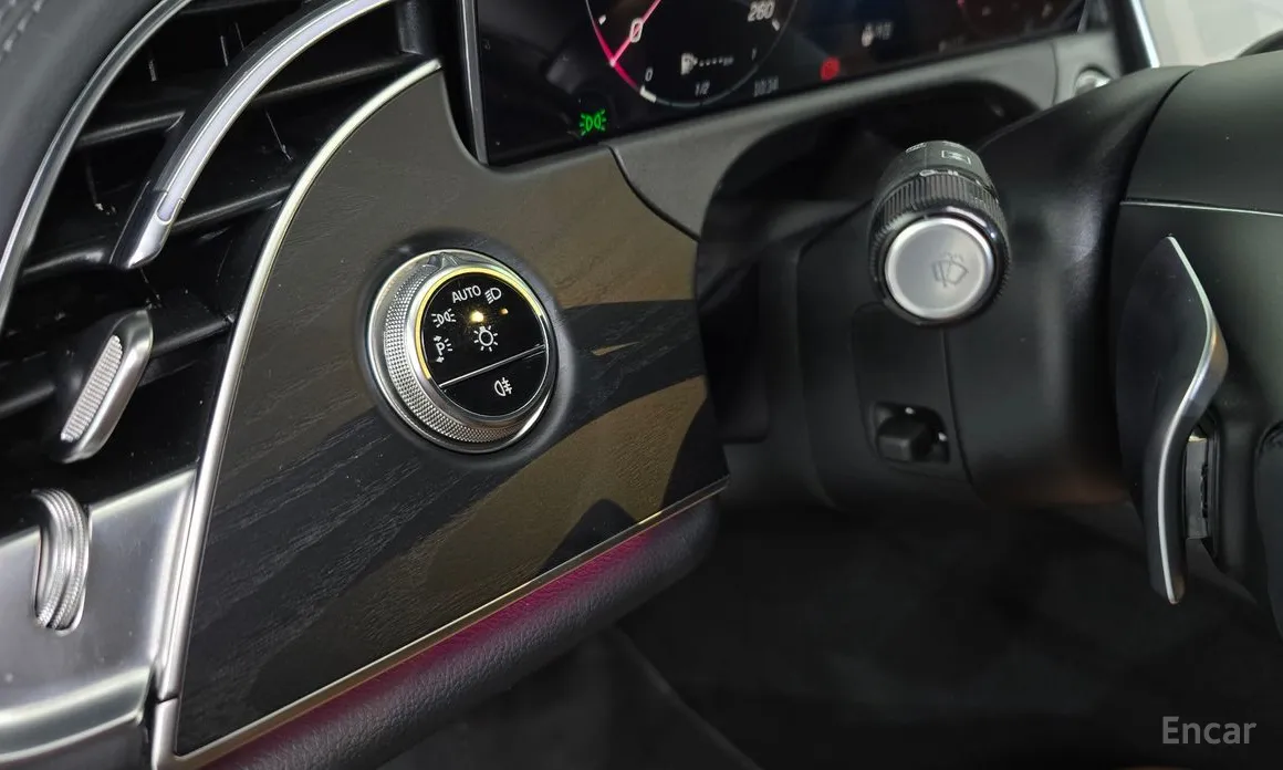 Фото 17 - Mercedes-Benz E-Class