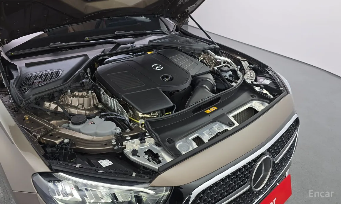 Фото 6 - Mercedes-Benz E-Class