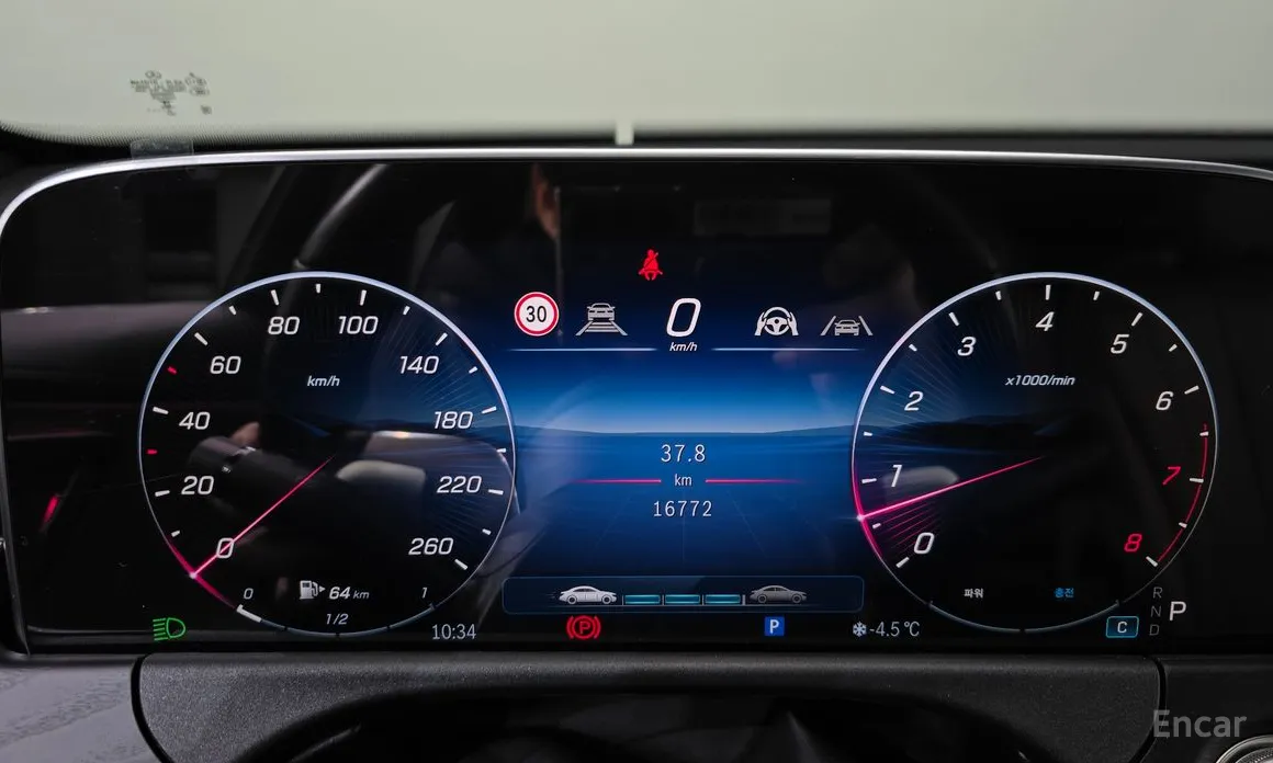 Фото 8 - Mercedes-Benz E-Class