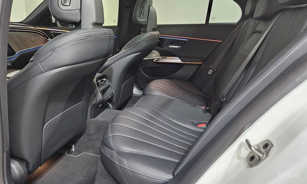 Фото 10 - Mercedes-Benz E-Class