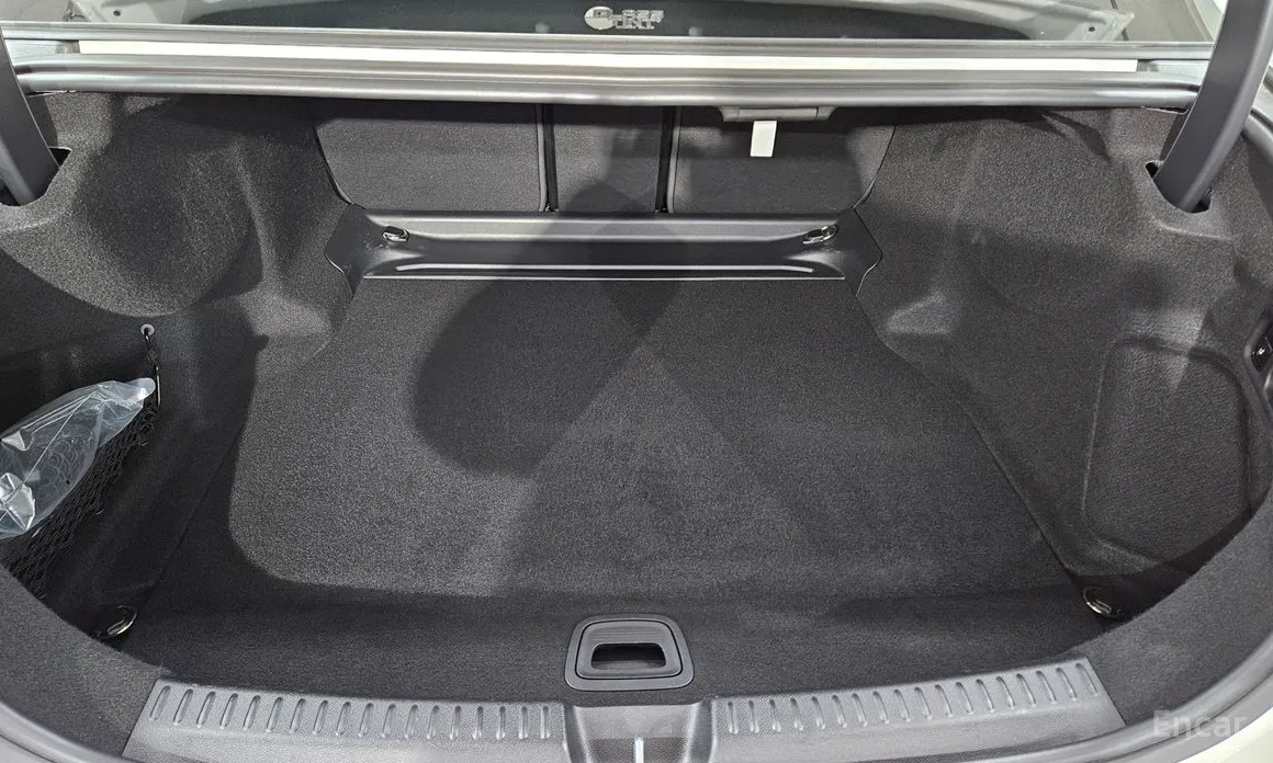 Фото 11 - Mercedes-Benz E-Class