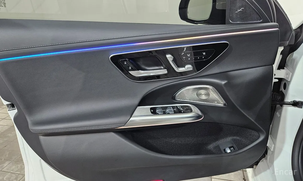 Фото 15 - Mercedes-Benz E-Class