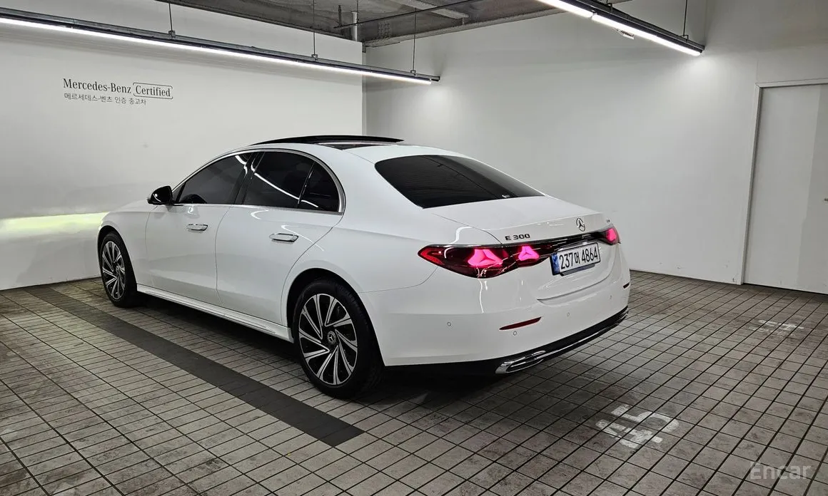 Фото 2 - Mercedes-Benz E-Class