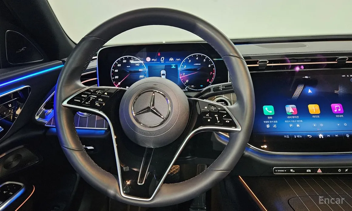 Фото 20 - Mercedes-Benz E-Class