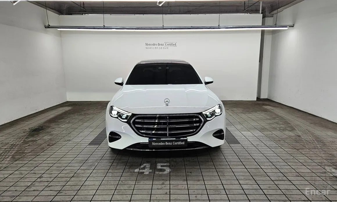 Фото 3 - Mercedes-Benz E-Class