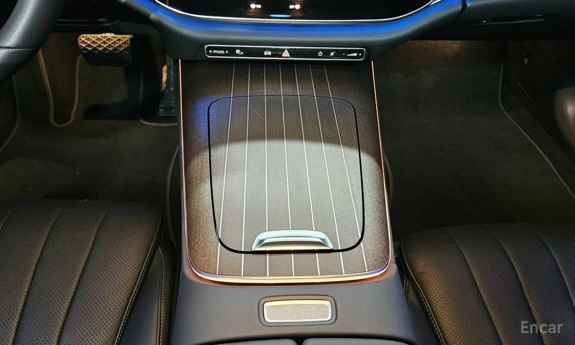 Фото 9 - Mercedes-Benz E-Class