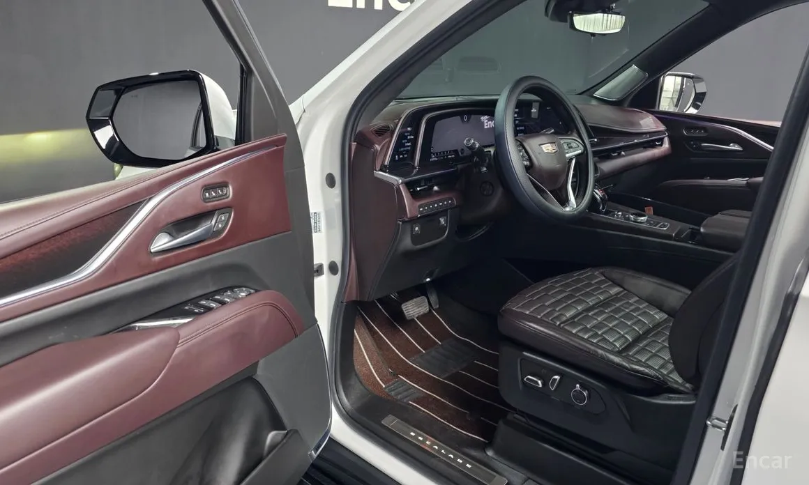 Фото 10 - Cadillac Escalade