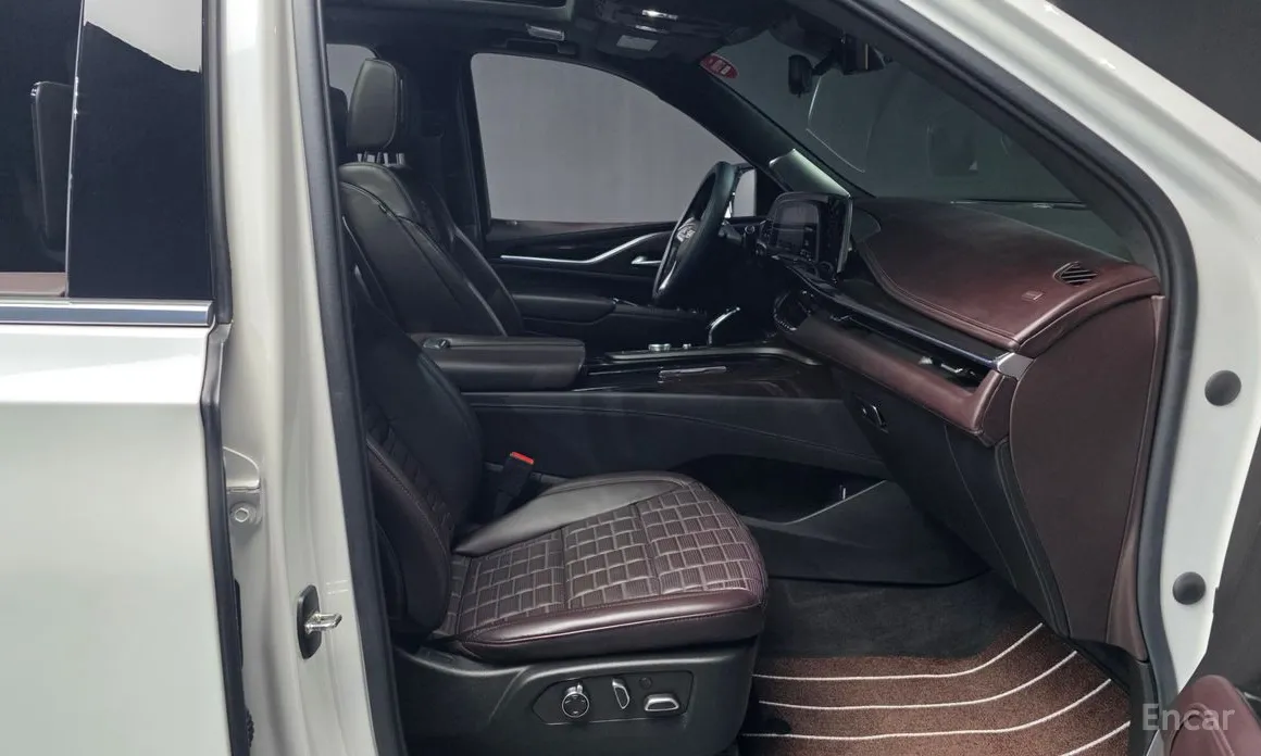 Фото 11 - Cadillac Escalade