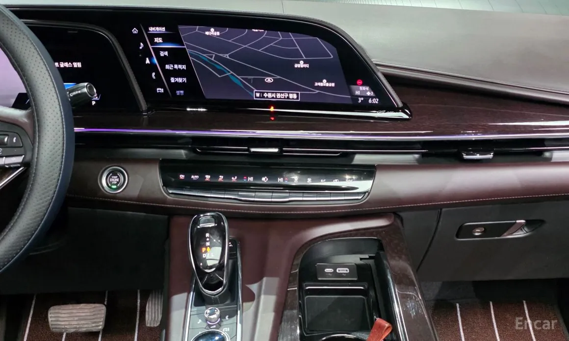 Фото 14 - Cadillac Escalade