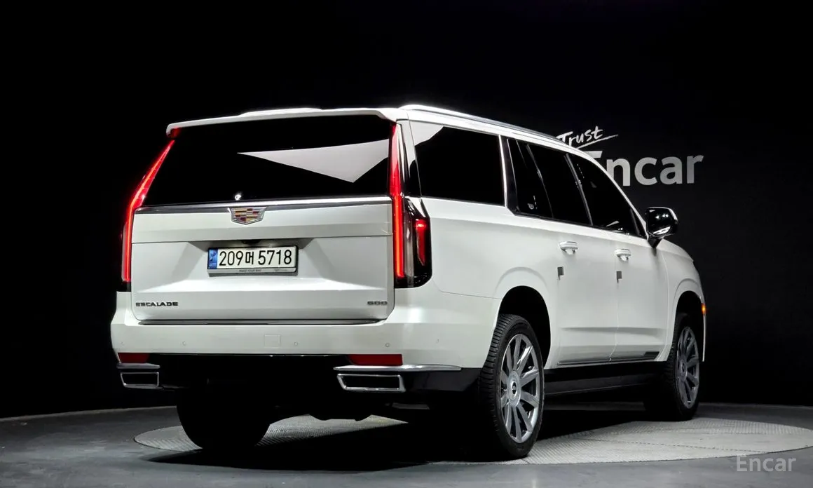 Фото 2 - Cadillac Escalade