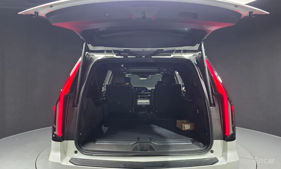 Фото 20 - Cadillac Escalade