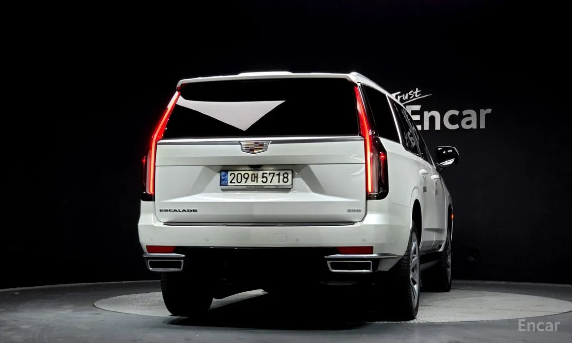 Фото 4 - Cadillac Escalade