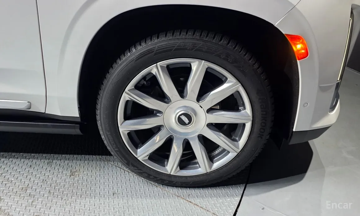 Фото 5 - Cadillac Escalade