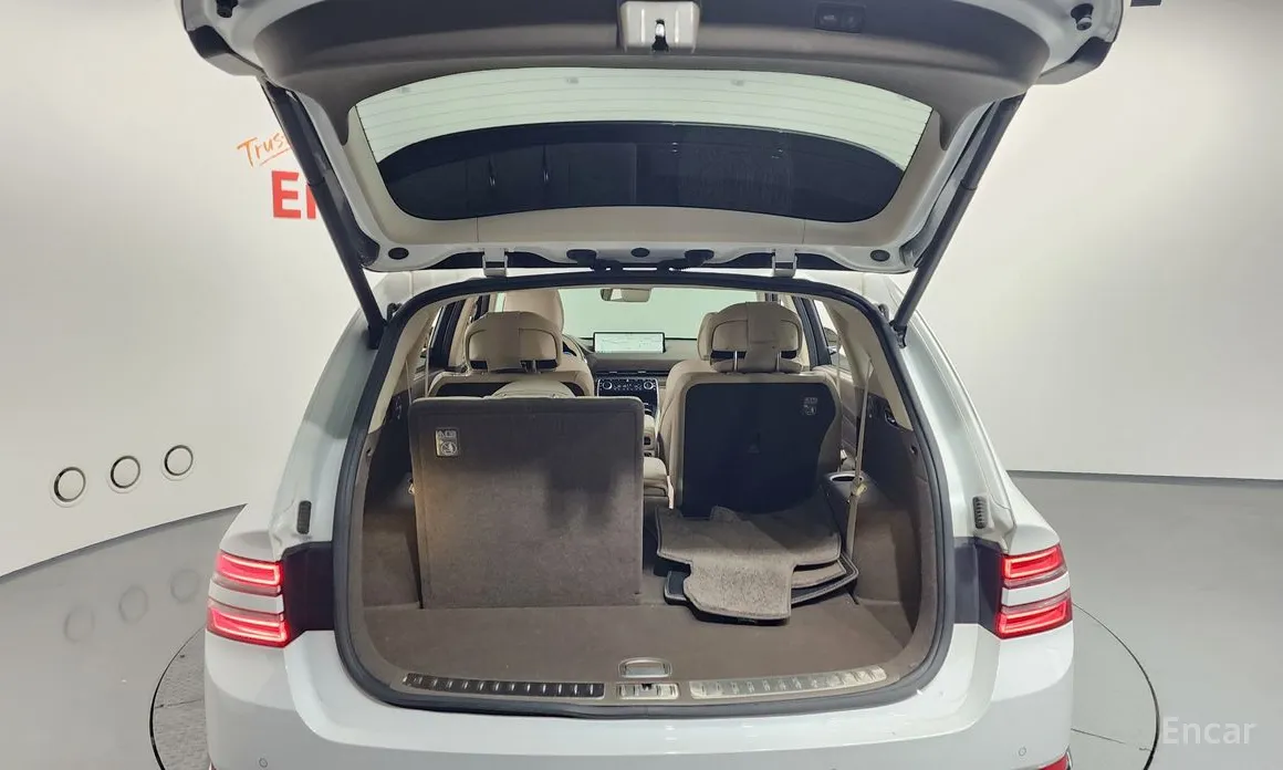 Фото 20 - Genesis GV80