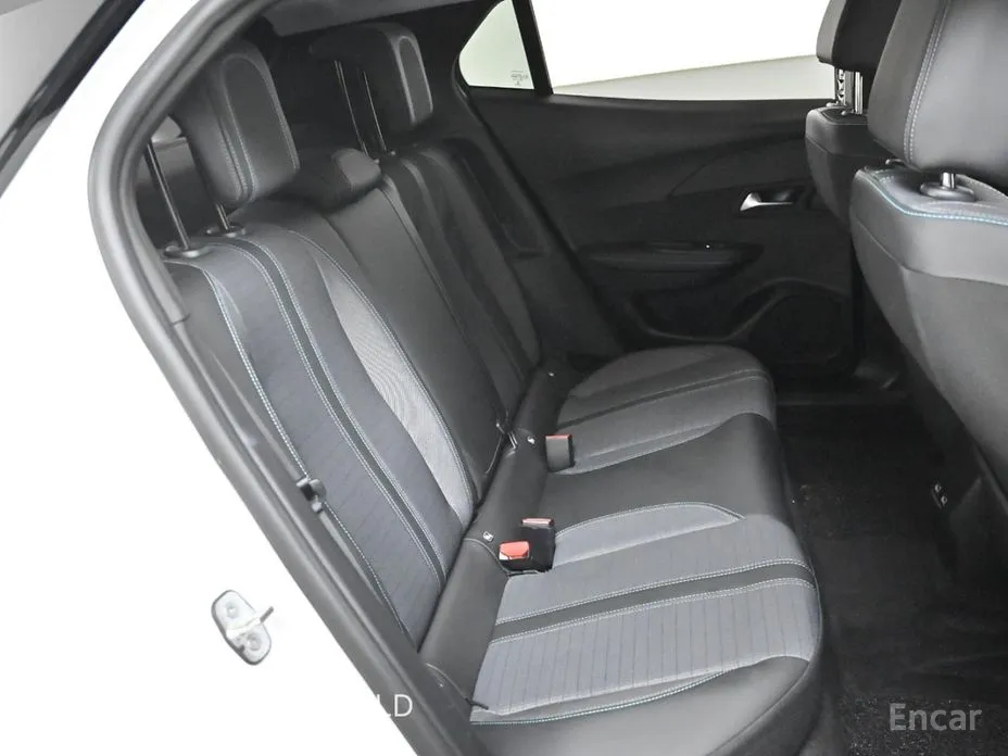 Фото 12 - Peugeot 2008