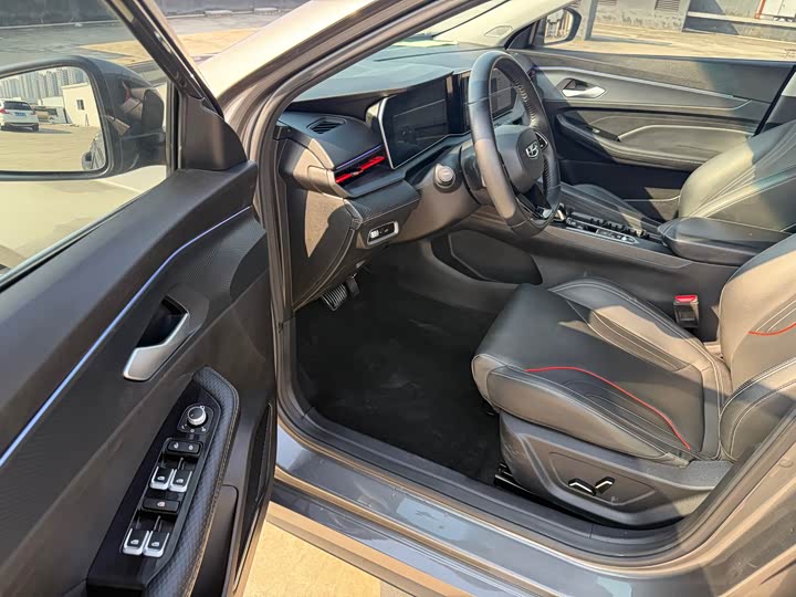 Фото 5 - Geely Binrui