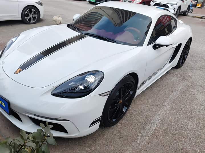 Фото 1 - Porsche 718