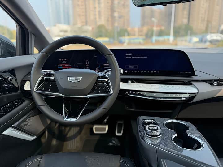 Фото 6 - Cadillac Optiq