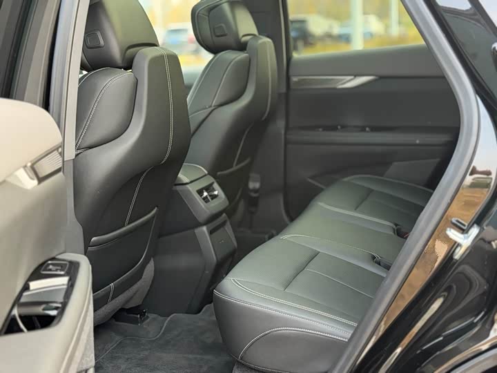 Фото 8 - Cadillac Optiq