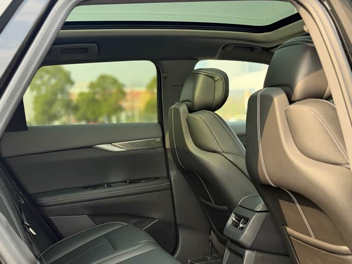 Фото 9 - Cadillac Optiq