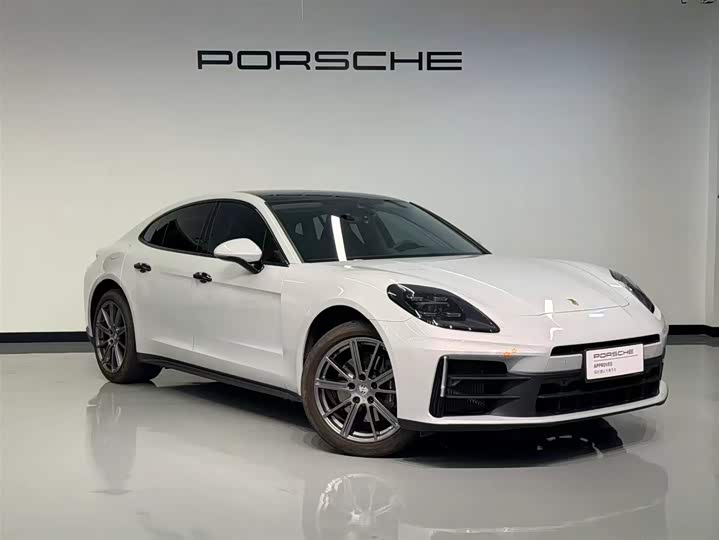Фото 3 - Porsche Panamera