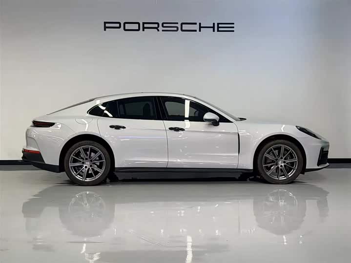 Фото 5 - Porsche Panamera