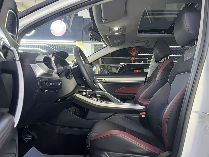 Фото 9 - Geely Coolray