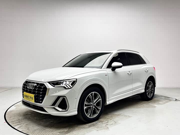 Фото 1 - Audi Q3