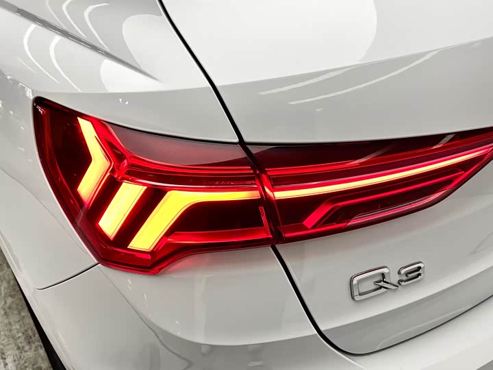 Фото 7 - Audi Q3