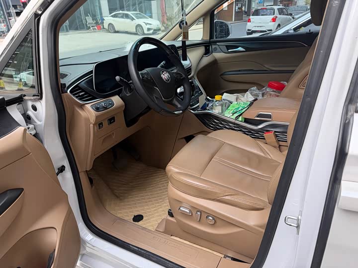 Фото 3 - Buick GL8 ES