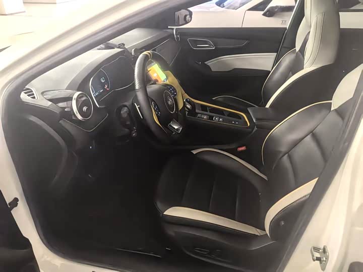 Фото 7 - MG Motor 6