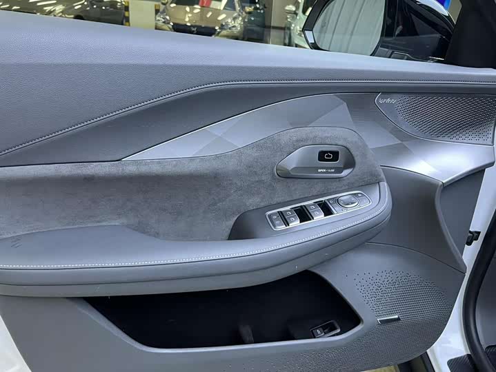 Фото 5 - BAIC Arcfox Alpha S