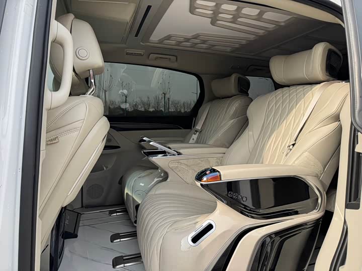 Фото 6 - Buick GL8 ES