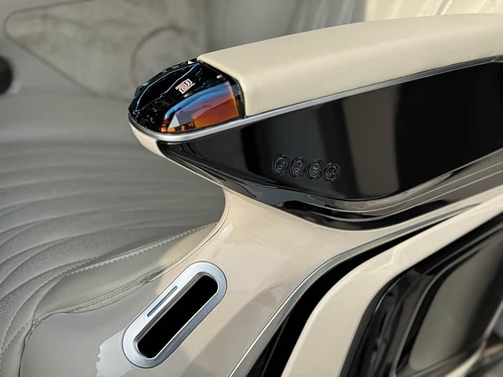 Фото 7 - Buick GL8 ES